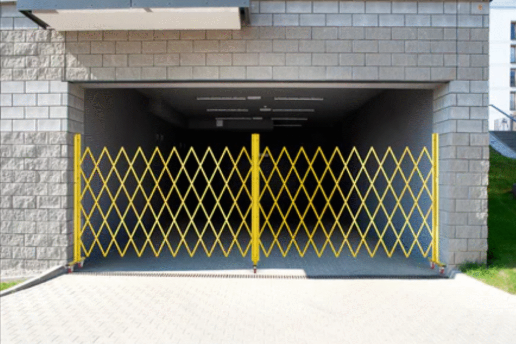 folding safety barrier