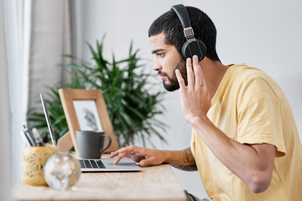 noise cancelling headphones